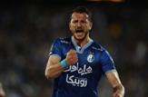 اختلاف با پرسپولیس دوباره به عدد 6 رسید؛ استقلال 1 شهرخودرو 0؛ سه تعویض طلایی فرهاد گره‌گشا شد