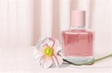 ۸ مزیت استفاده از رایحه دل انگیز عطر