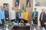 «حسین عالی محمدی» ورزشکار مسجدسلیمانی حکم قهرمانی خود را به بارگاه امام آقا علی ابن موسی رضا( ع ) تقدیم کرد